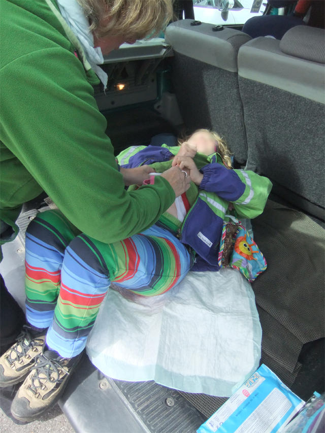 Changing diapers in the luggage space of your car?!? – Undignified and unacceptable!!! Photo: © 2016 Hofmann