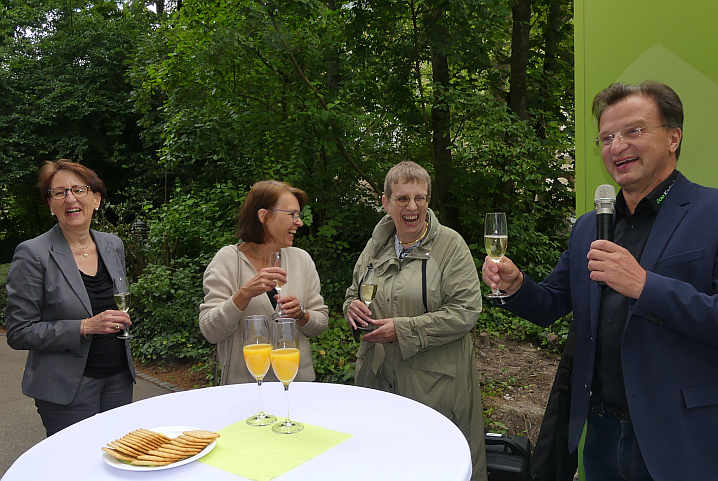Die Redner bei der Eröffnung: Staatssekretärin Dr. Ute Leidig MdL, Marion Reick-Westphal (LVKM), Jutta Pagel-Steidl (LVKM), Zoodirektor Prof. Dr. Matthias Reinschmidt (v.l.n.r.)<br>Foto: © Mara Sander