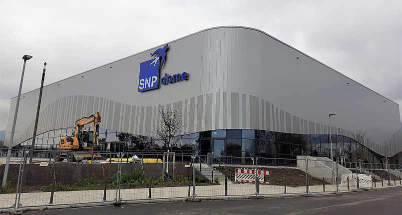 Noch wird an den Außenanlagen kräftig gearbeitet, doch seine „Feuertaufe“ hat die neue barrierefreie Großsporthalle SNP dome Heidelberg bereits erfolgreich bestanden.