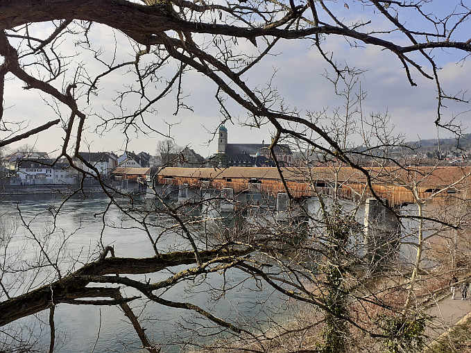 Bad Säckingen ist bekannt durch die längste überdachte Holzbrücke Europas.