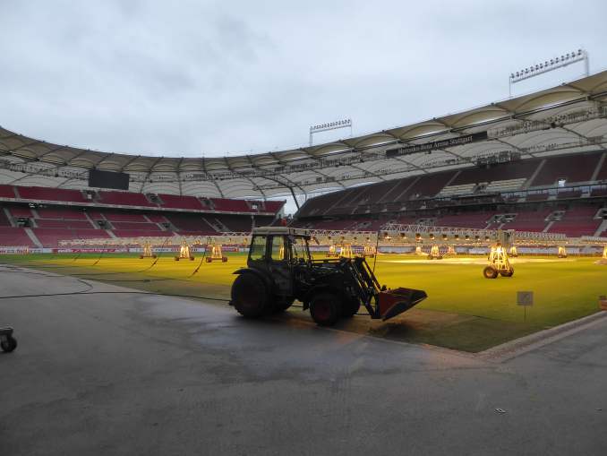 Mittendrin: Die letzten Vorbereitungen im Stadion für das Heimspiel VfB Stuttgart gegen Leverkusen