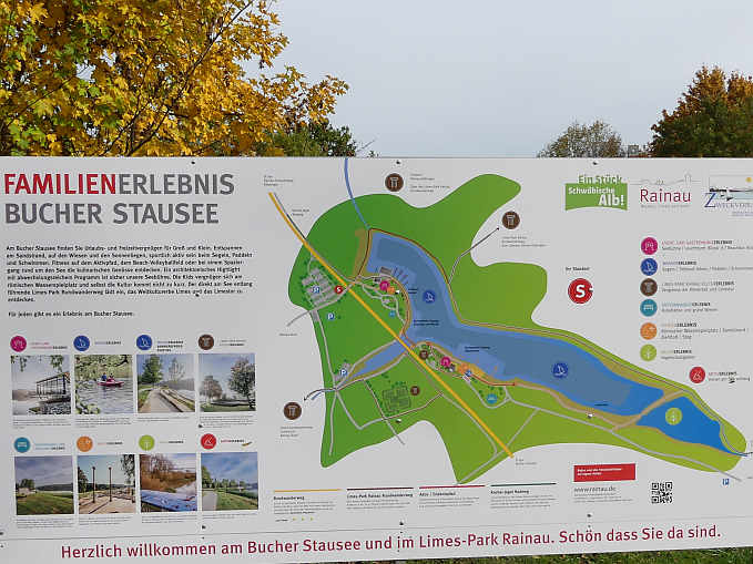 „Familienerlebnis Bucher Stausee“: Auf der Übersichtskarte am Parkplatz 1 ist der Standort der »Toilette für alle« eingezeichnet.<br />Foto: © Mara Sander